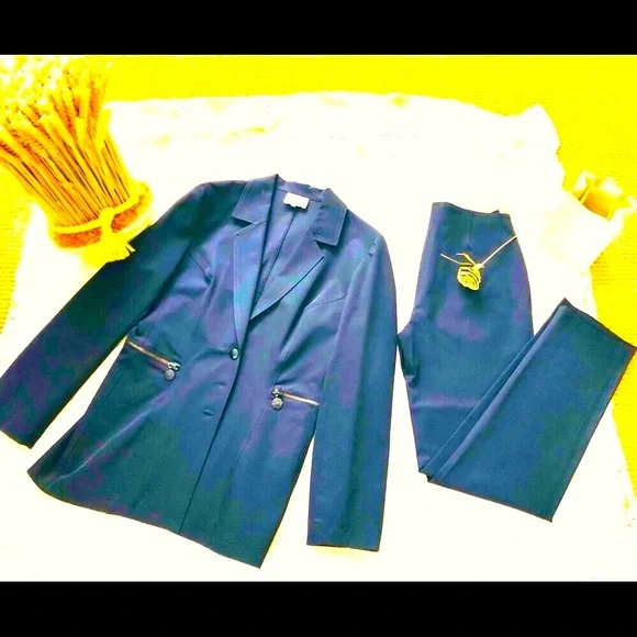 European/Paris boutique purchased S7-8 tux/suit. cocktails,vacation.Amazing - Picture 2 of 8